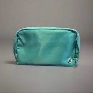 NWT Lululemon Everywhere Belt Bag Color: Paradise Green Size 1L Unisex Lululemon
